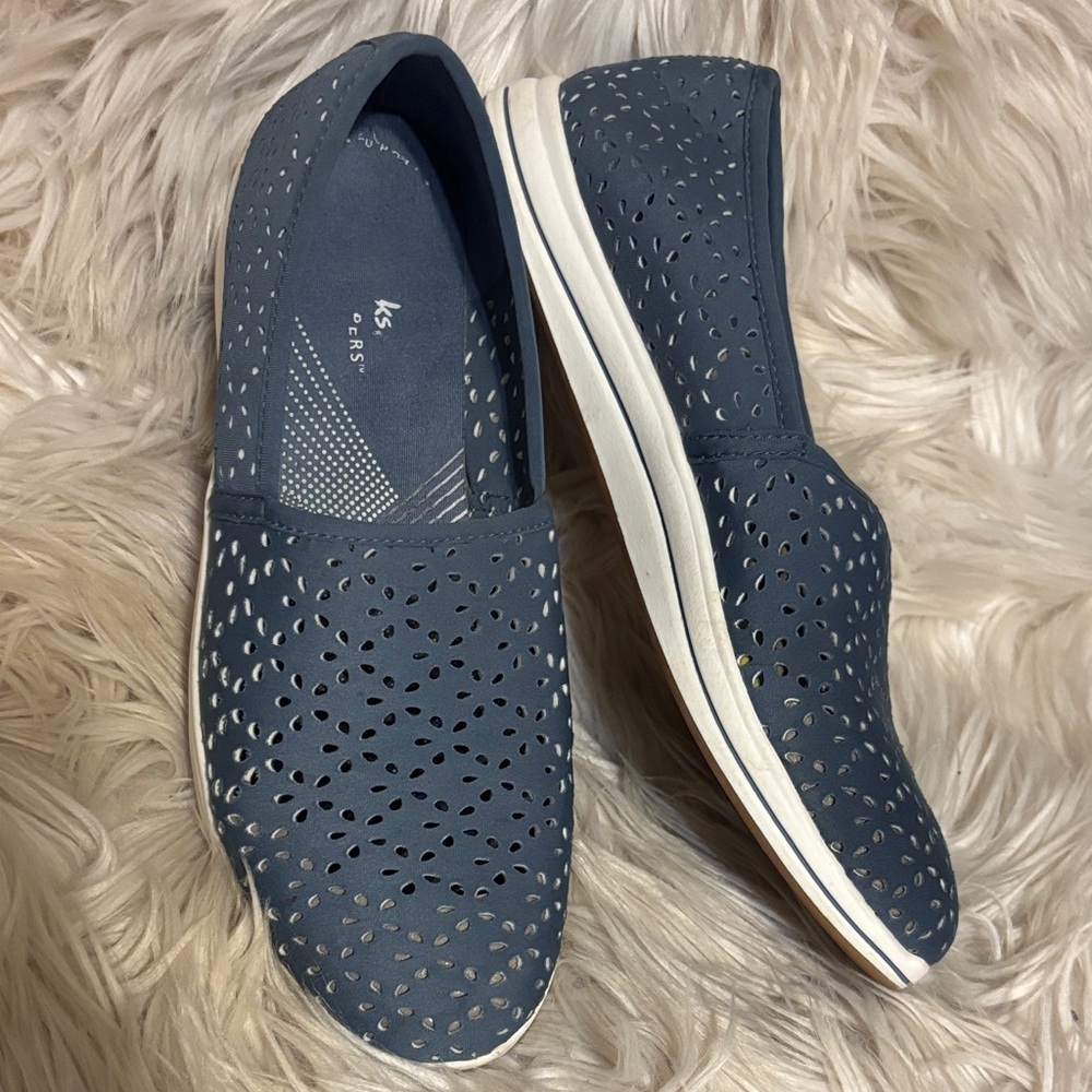 Clarks Cloudsteppers Breeze Emily Women's Blue Perforated Slip on Loafers